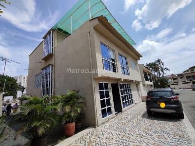 Casa de 4 alcobas en venta en La Hacienda, Cali, 365 m² · foto 2 de 20