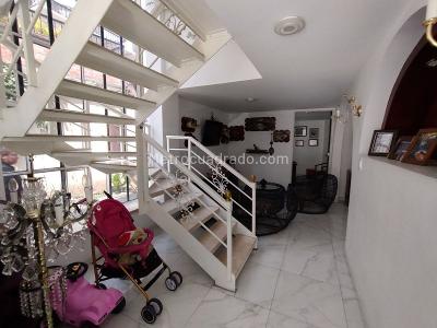 Casa de 4 alcobas en venta en La Hacienda, Cali, 365 m² · foto 3 de 20