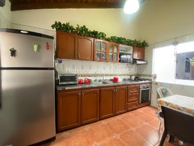 Casa de 5 alcobas en venta en Panamericano, Cali, 240 m² · foto 2 de 16