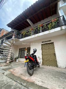 Casa de 5 alcobas en venta en Panamericano, Cali, 240 m² · foto 15 de 16