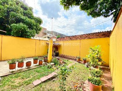 Casa de 4 alcobas en venta en Tequendama, Cali, 512 m² · foto 2 de 20