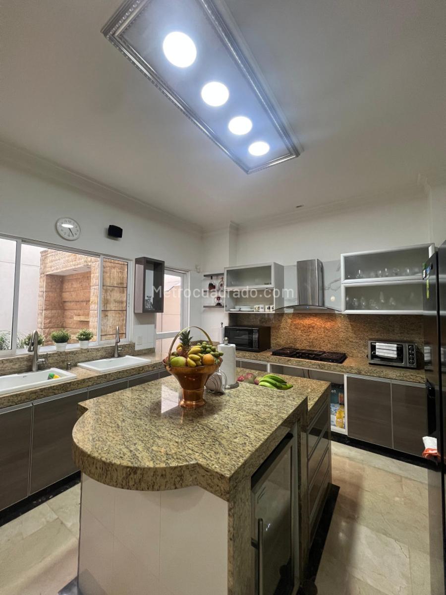 Casa de 5 habitaciones en venta en Ciudad Jardin, Cali — imagen 1 de 20