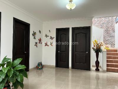 Casa de 5 alcobas en venta en Ciudad Jardin, Cali, 200 m² · foto 12 de 20