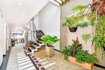 Casa de 5 alcobas en venta en La Arboleda, Cali, 700 m² · foto 2 de 20