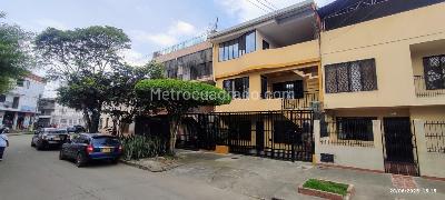 Casa de 5 alcobas en venta en Las Acacias, Cali, 430 m² · foto 2 de 20