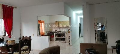 Casa de 5 alcobas en venta en Troncal, Cali, 252 m² · foto 12 de 20