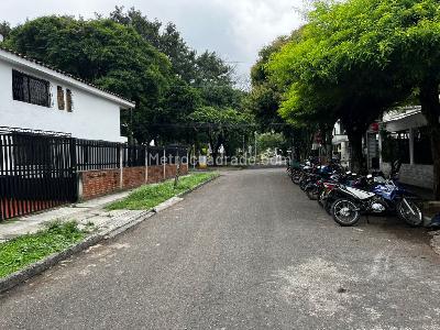 Casa de 4 alcobas en venta en Urbanizacion La Merced, Cali, 274 m² · foto 3 de 20