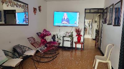 Casa de 5 alcobas en venta en Santa Monica Popular, Cali, 430 m² · foto 2 de 20