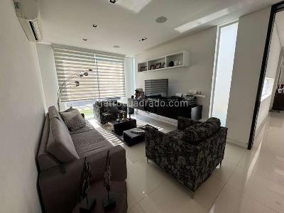 Casa de 5 alcobas en venta en Ciudad Jardin, Cali, 600 m² · foto 18 de 20