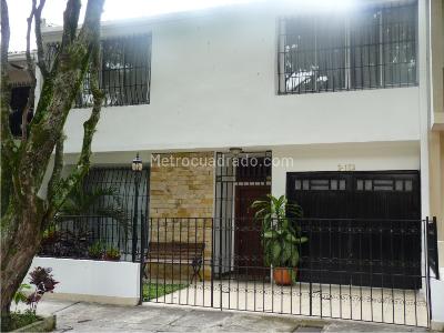 Casa de 4 alcobas en venta en Santa Rita, Cali, 250 m² · foto 2 de 18