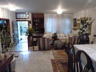 Casa de 4 alcobas en venta en Santa Rita, Cali, 250 m² · foto 6 de 18