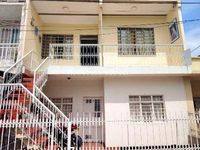 Apartamento de 3 alcobas en venta en Siete De Agosto, Cali, 205 m² · foto 2 de 18
