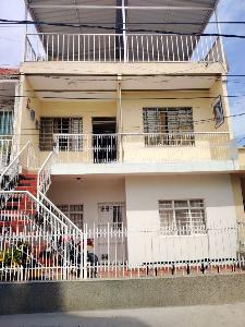 Apartamento de 3 alcobas en venta en Siete De Agosto, Cali, 205 m² · foto 3 de 18