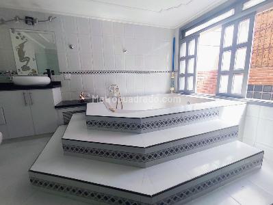 Casa de 5 alcobas en venta en El Ingenio, Cali, 280 m² · foto 2 de 20