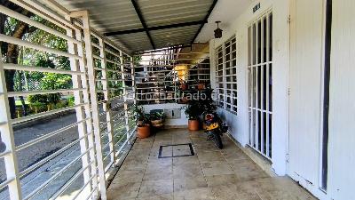 Casa de 5 alcobas en venta en Departamental, Cali, 340 m² · foto 3 de 20