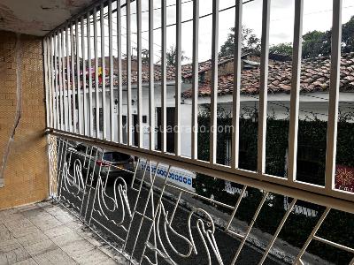 Casa de 5 alcobas en venta en San Antonio, Cali, 480 m² · foto 3 de 20