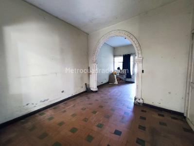Casa de 5 alcobas en venta en 3 De Julio, Cali, 234 m² · foto 18 de 20