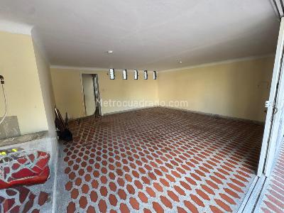 Casa de 5 alcobas en venta en Miraflores, Cali, 400 m² · foto 3 de 20