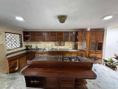 Casa de 5 alcobas en venta en Miraflores, Cali, 400 m² · foto 4 de 20
