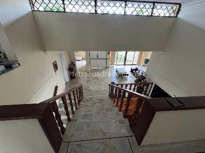 Casa de 5 alcobas en venta en Miraflores, Cali, 400 m² · foto 12 de 20
