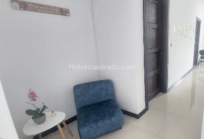Casa de 5 alcobas en venta en San Vicente, Cali, 450 m² · foto 2 de 20