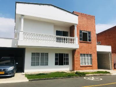 Casa de 5 alcobas en venta en Ciudad Jardin, Cali, 335 m² · foto 2 de 20