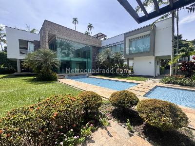 Casa de 5 alcobas en venta en Parcelaciones Pance, Cali, 699 m² · foto 2 de 20