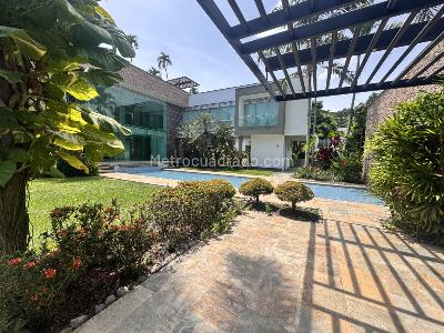 Casa de 5 alcobas en venta en Parcelaciones Pance, Cali, 699 m² · foto 3 de 20