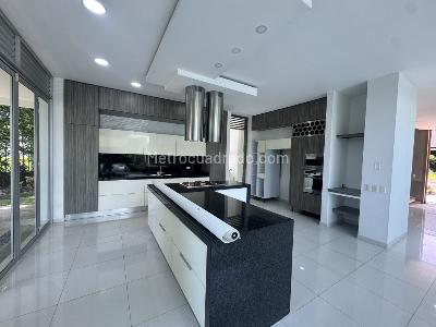 Casa de 5 alcobas en venta en Parcelaciones Pance, Cali, 699 m² · foto 8 de 20