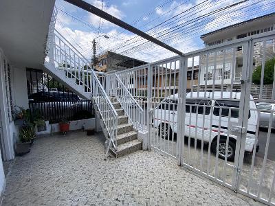 Casa de 5 alcobas en venta en Los Andes, Cali, 210 m² · foto 2 de 20