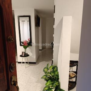 Casa de 3 alcobas en venta en Alferez Real, Cali, 92 m² · foto 2 de 20