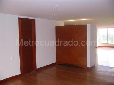 Apartamento de 3 alcobas en venta en Carolina Country Club, Bogotá, 300 m² · foto 4 de 11