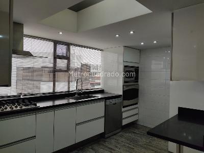 Apartamento de 3 alcobas en venta en Santa Barbara, Bogotá, 160 m² · foto 6 de 20