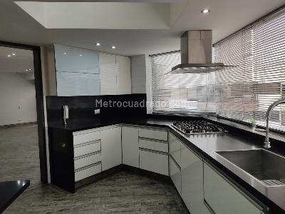 Apartamento de 3 alcobas en venta en Santa Barbara, Bogotá, 160 m² · foto 7 de 20
