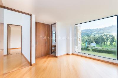 Casa de 3 alcobas en venta en Valle Alto De La Pradera, La Calera, 260 m² · foto 2 de 18