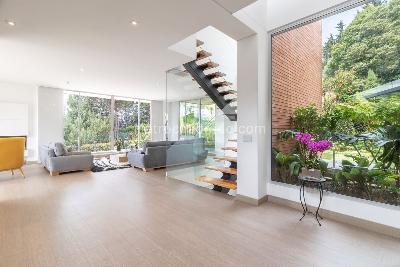Casa de 4 alcobas en venta en Colinas De Suba, Bogotá, 500 m² · foto 3 de 13