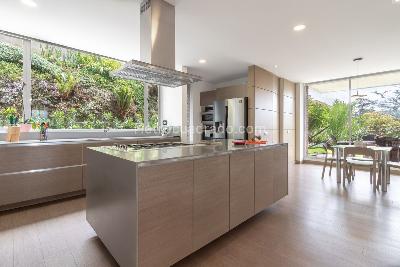 Casa de 4 alcobas en venta en Colinas De Suba, Bogotá, 500 m² · foto 4 de 13