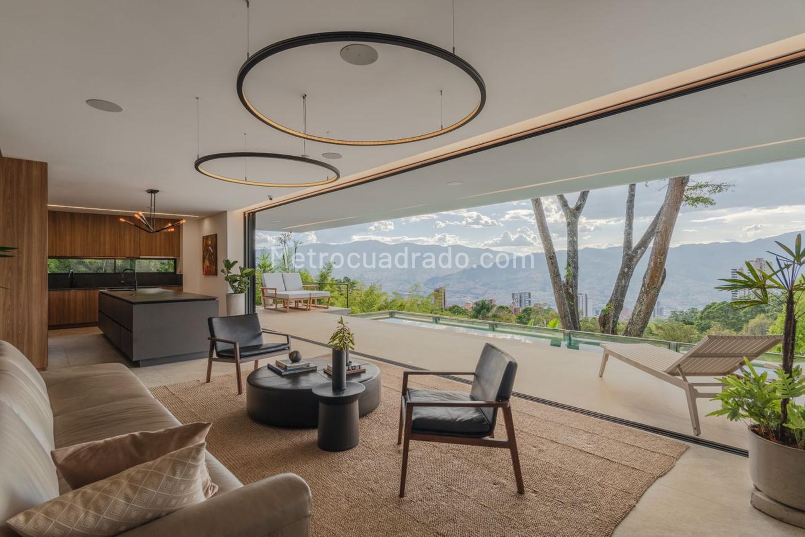 Casa de 4 habitaciones en venta en Loma de los Balsos Superior, Medellín — imagen 1 de 20