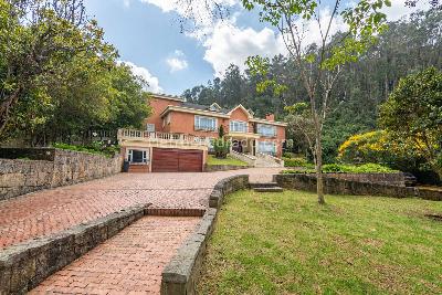 Casa de 4 alcobas en venta en Usaquen, Bogotá, 1200 m² · foto 2 de 20
