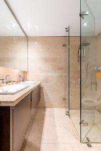 Apartamento de 3 alcobas en venta en Los Rosales, Bogotá, 168 m² · foto 13 de 18