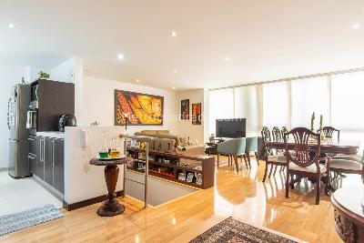 Apartamento de 2 alcobas en venta en Santa Barbara Central, Bogotá, 119 m² · foto 2 de 13