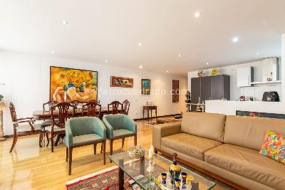 Apartamento de 2 alcobas en venta en Santa Barbara Central, Bogotá, 119 m² · foto 3 de 13