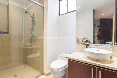 Apartamento de 2 alcobas en venta en Santa Barbara Central, Bogotá, 119 m² · foto 10 de 13