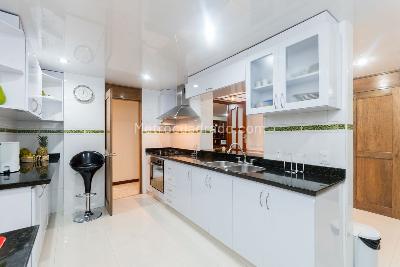 Apartamento de 3 alcobas en venta en Santa Barbara Central, Bogotá, 155 m² · foto 7 de 20