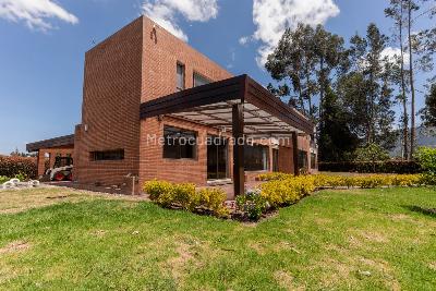 Casa en venta en Guaymaral, Bogotá · foto 2 de 20