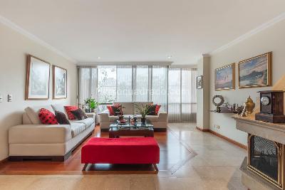 Apartamento de 3 alcobas en venta en Santa Paula, Bogotá, 135 m² · foto 2 de 20