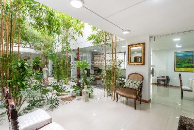 Casa de 5 alcobas en venta en Santa Ana Occidental, Bogotá, 454 m² · foto 3 de 20