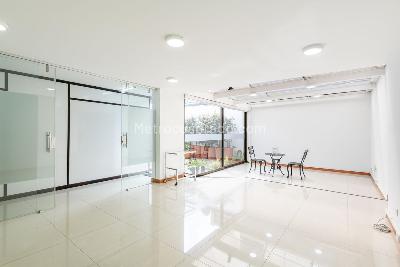 Casa de 5 alcobas en venta en Santa Ana Occidental, Bogotá, 454 m² · foto 9 de 20