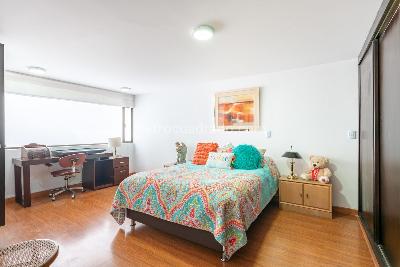 Casa de 5 alcobas en venta en Santa Ana Occidental, Bogotá, 454 m² · foto 13 de 20