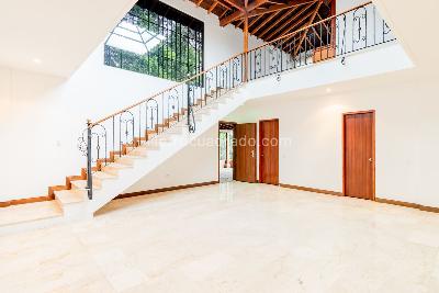 Casa de 3 alcobas en venta en El Poblado, Medellín, 452 m² · foto 5 de 15